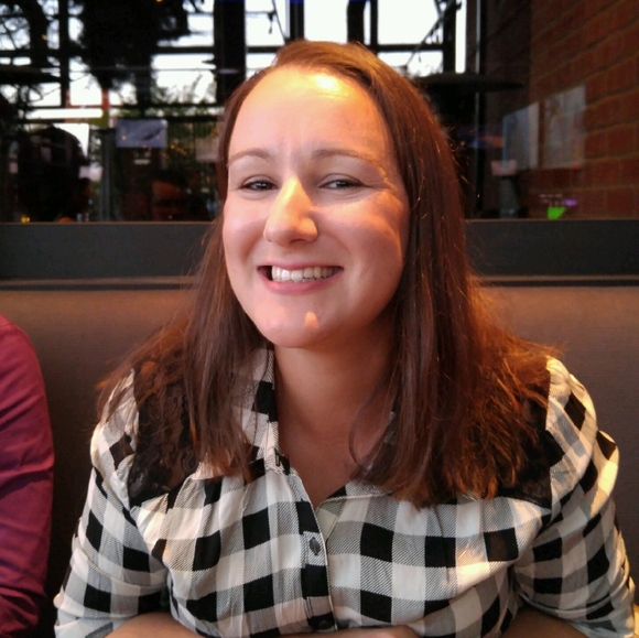 Meet your Posher, Jennifer - Picture 1 of 1